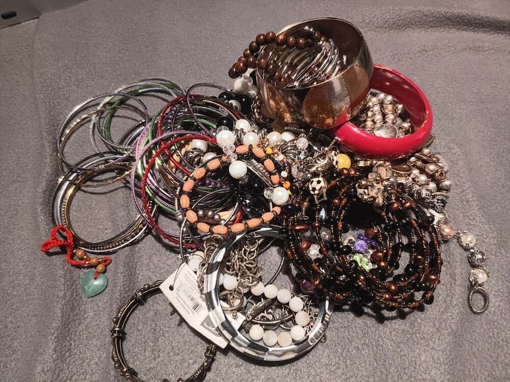 Bracelet Bangle Lot 1 Lb 15 Oz Mixed Vintage Modern Fashion Jewelry Variety